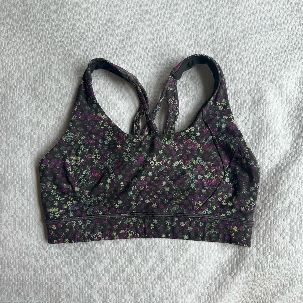 Lululemon sports bra size 6